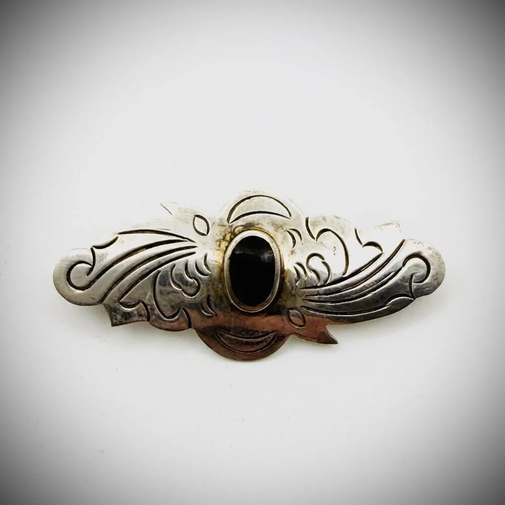 Vintage Mexico 925 Sterling Black Onyx Scroll Brooch Pin